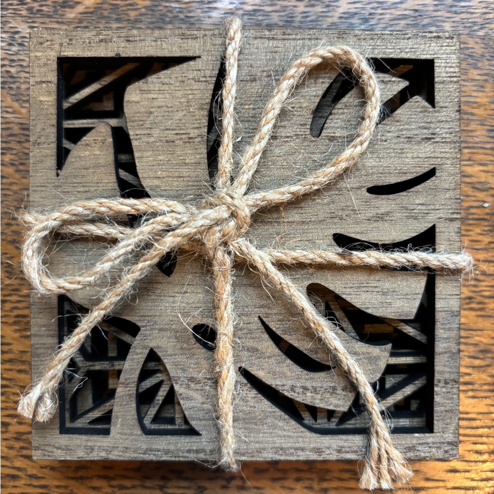 Wooden Leaf Design Coaster Set